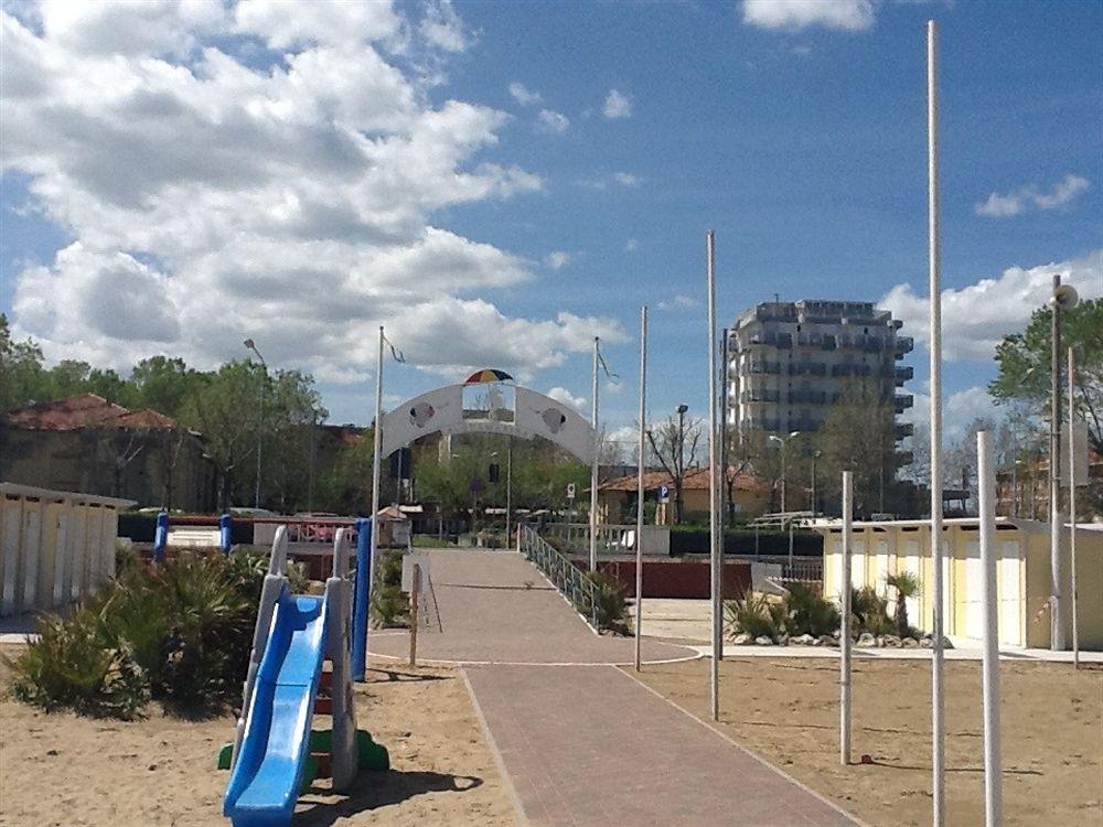 Hotel Grifone Rimini Esterno foto