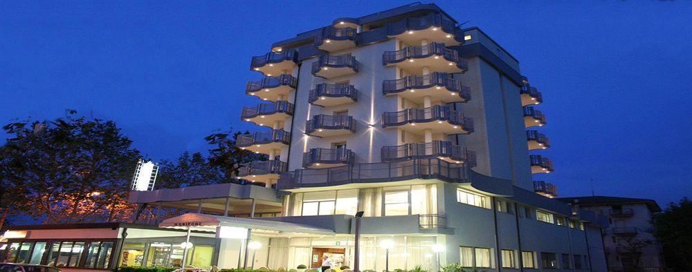 Hotel Grifone Rimini Esterno foto
