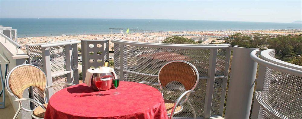 Hotel Grifone Rimini Esterno foto