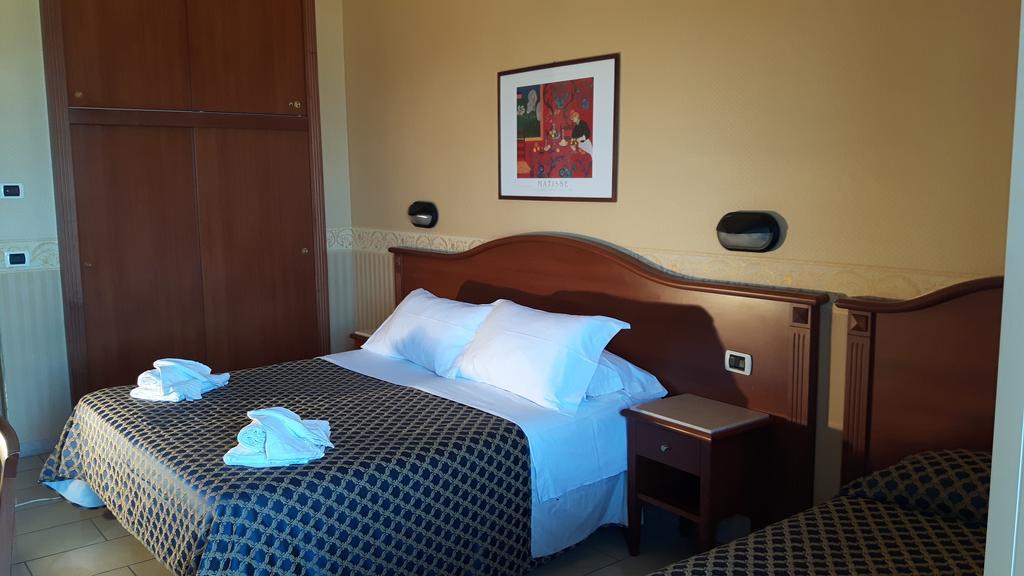 Hotel Grifone Rimini Esterno foto