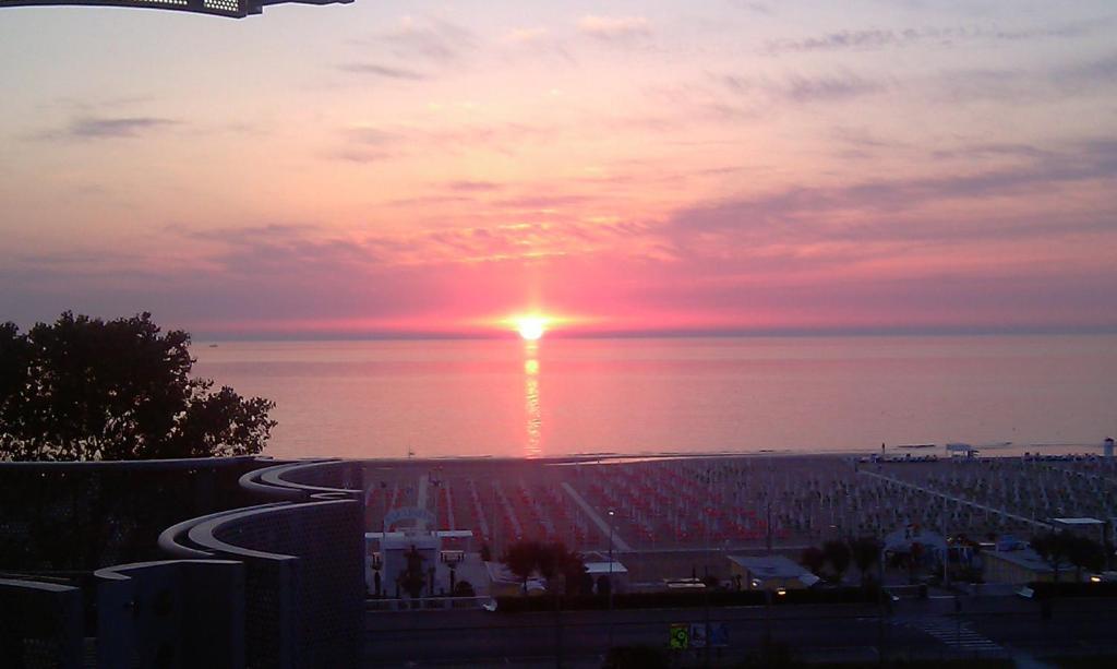 Hotel Grifone Rimini Esterno foto