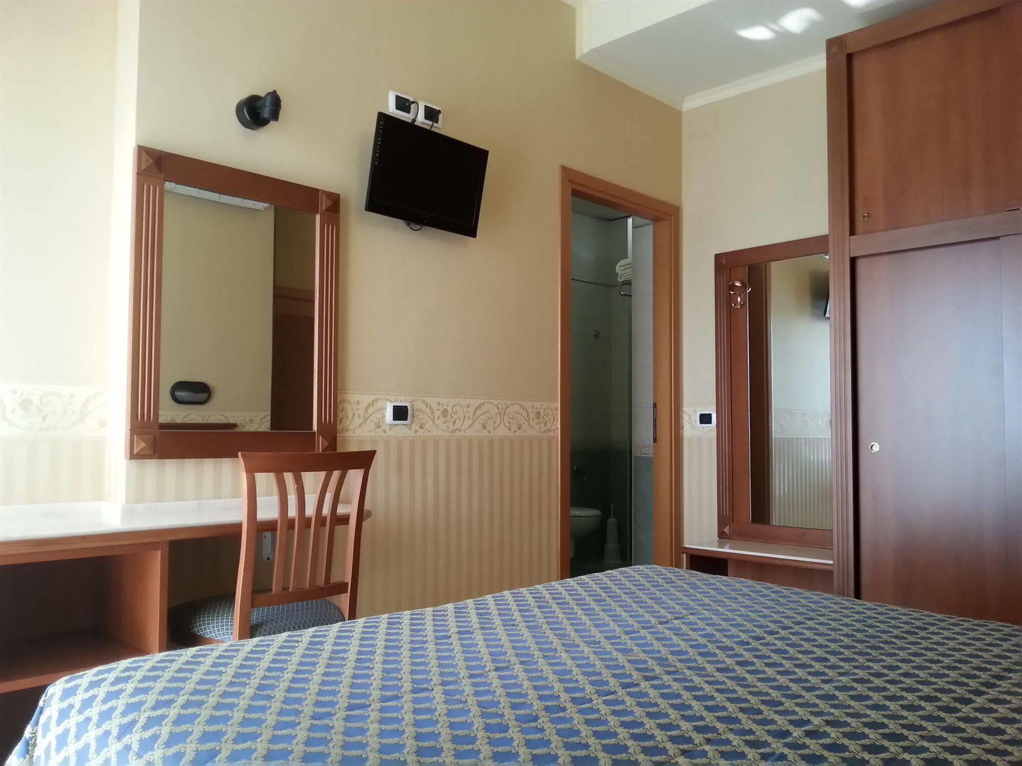 Hotel Grifone Rimini Esterno foto